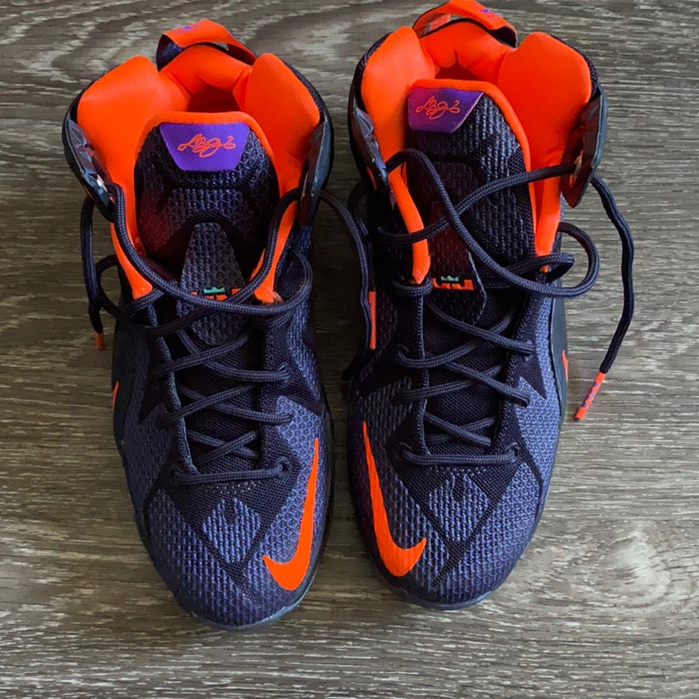 Lebron 12 women’s shoes SIZE 4.5Y